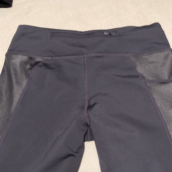 NWOT Nike DRI-FIT Size Small Running Pant- side pockets and back zip key pocket - Picture 3 of 3